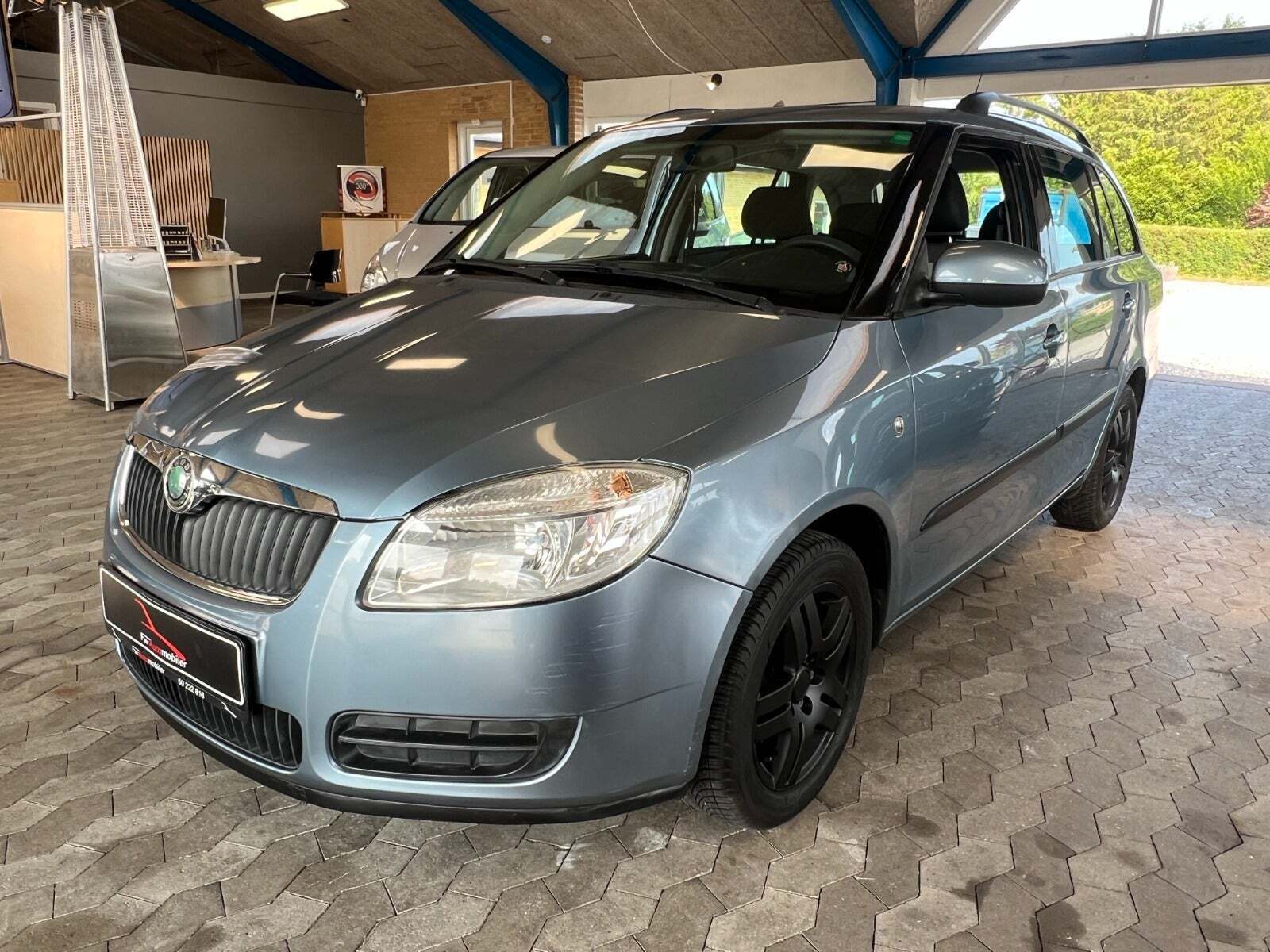 Blå Skoda Fabia fra 2008