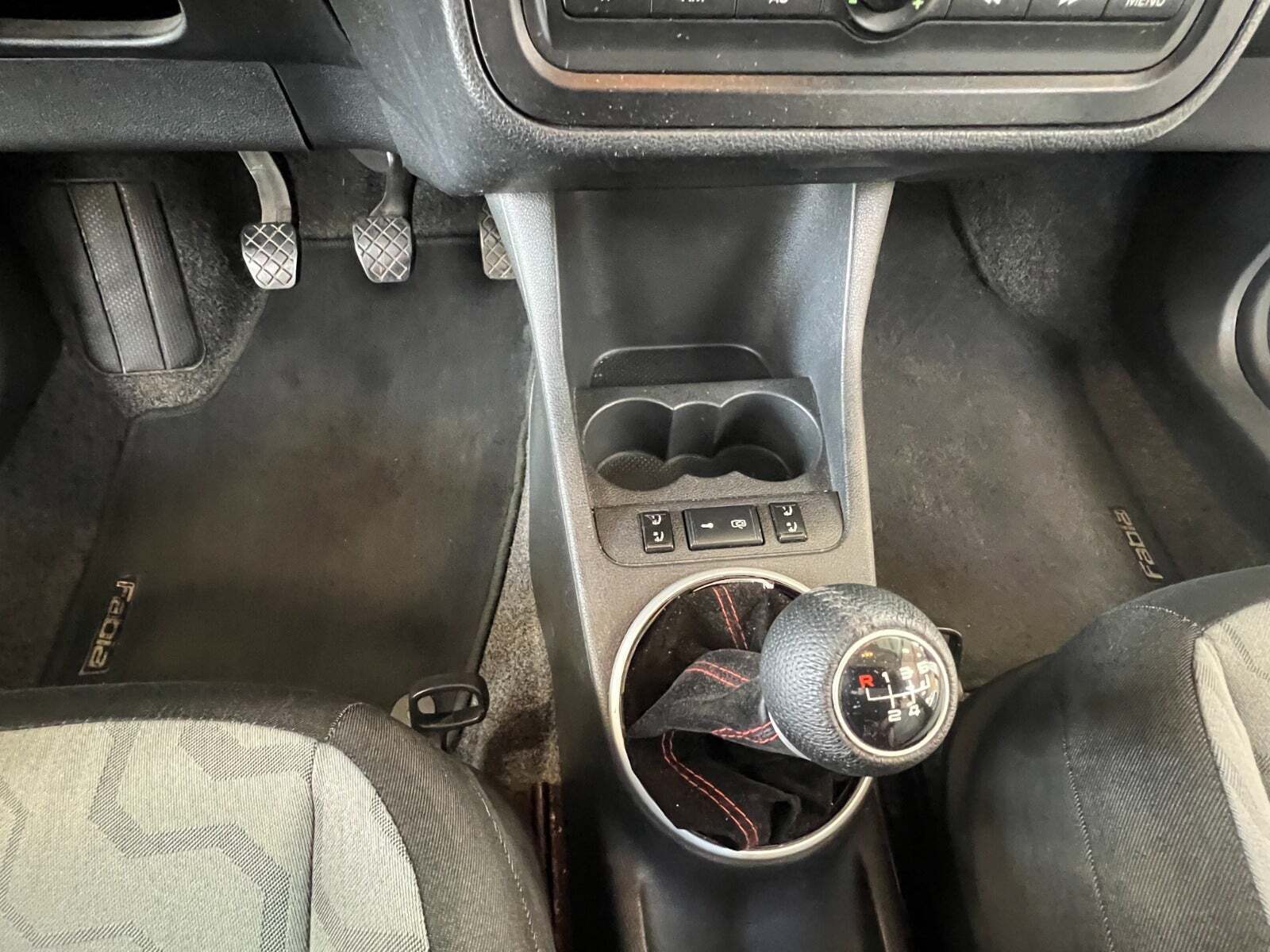 Blå Skoda Fabia fra 2008