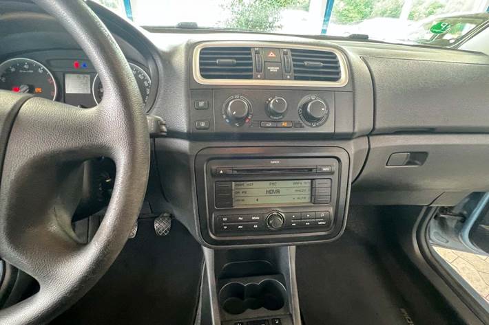 Blå Skoda Fabia fra 2008