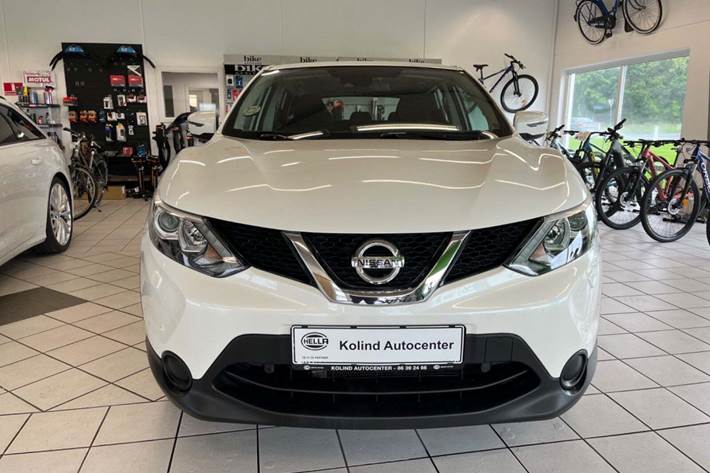 Hvid Nissan Qashqai fra 2014