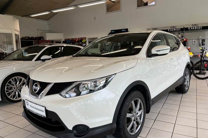 Hvid Nissan Qashqai fra 2014
