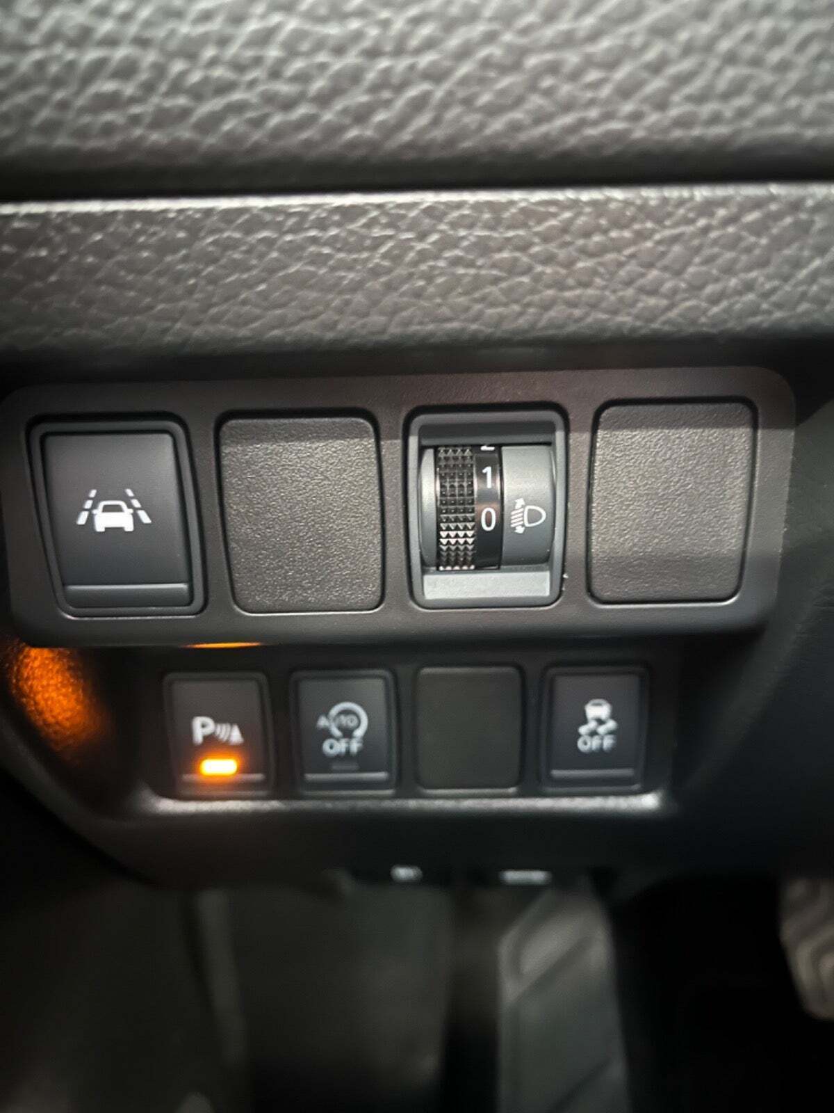 Hvid Nissan Qashqai fra 2014