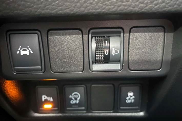 Hvid Nissan Qashqai fra 2014