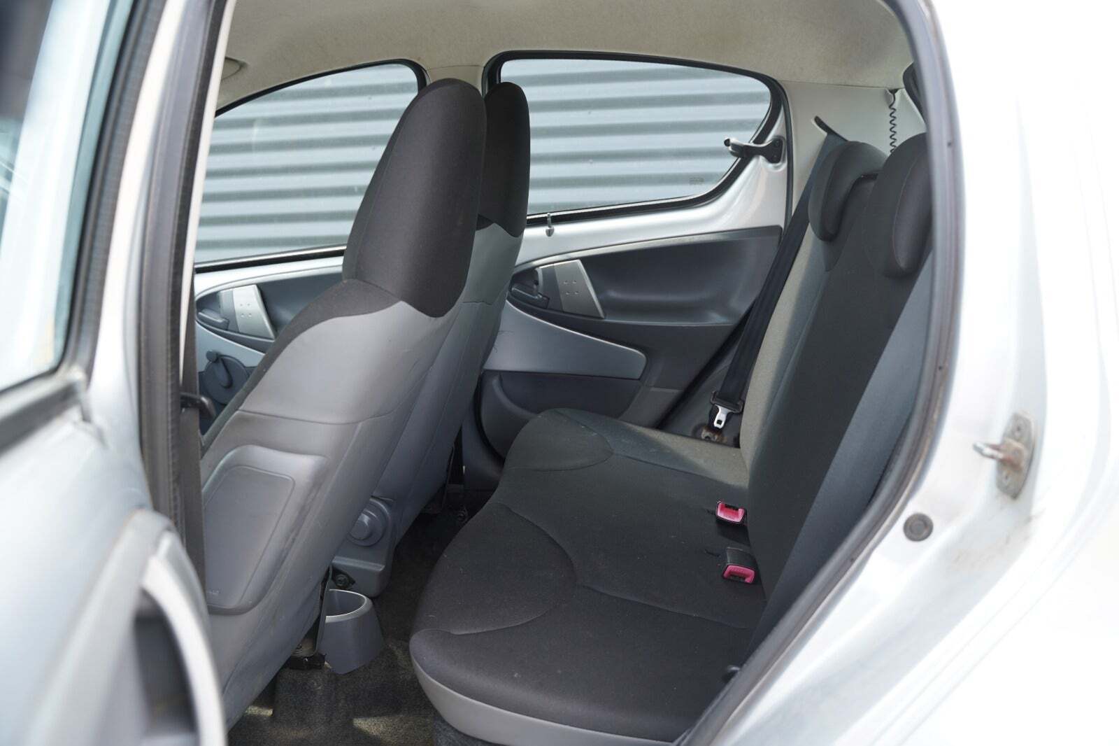 Sølv Toyota Aygo fra 2009