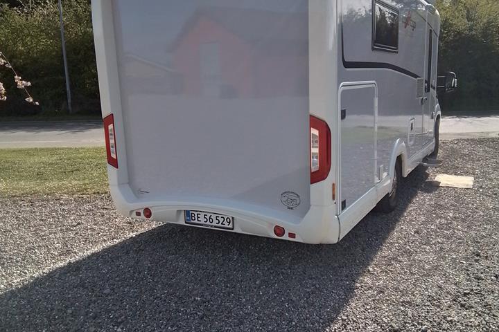 Beige Carthago C-Tourer I143 fra 2016