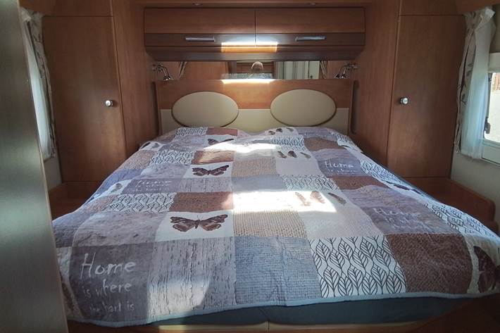 Beige Carthago C-Tourer I143 fra 2016