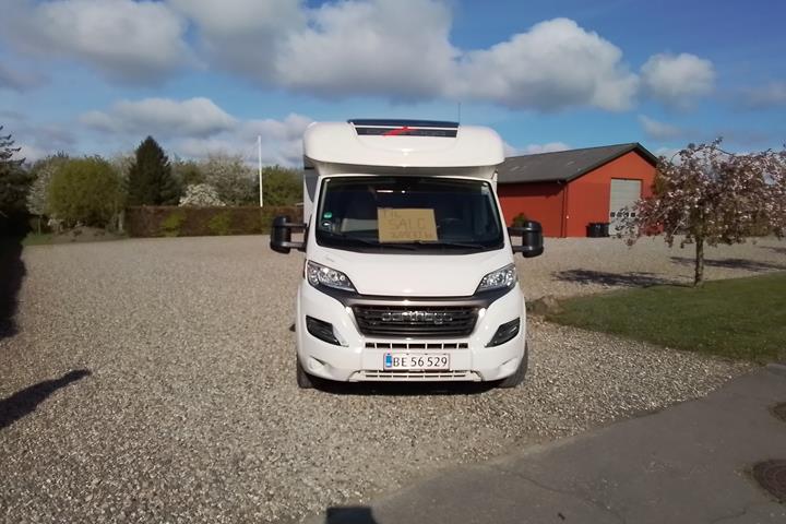 Beige Carthago C-Tourer I143 fra 2016