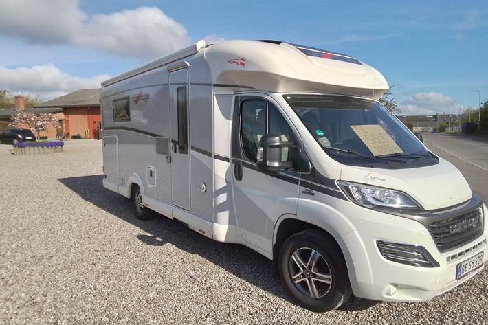 Beige Carthago C-Tourer I143 fra 2016