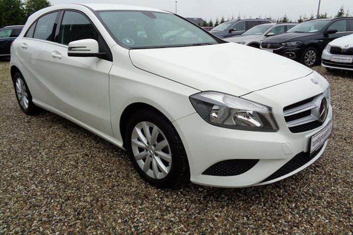 Hvid Mercedes A200 fra 2013