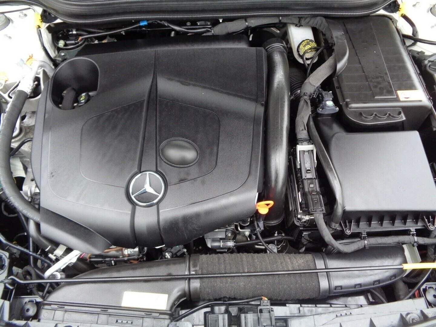 Hvid Mercedes A200 fra 2013