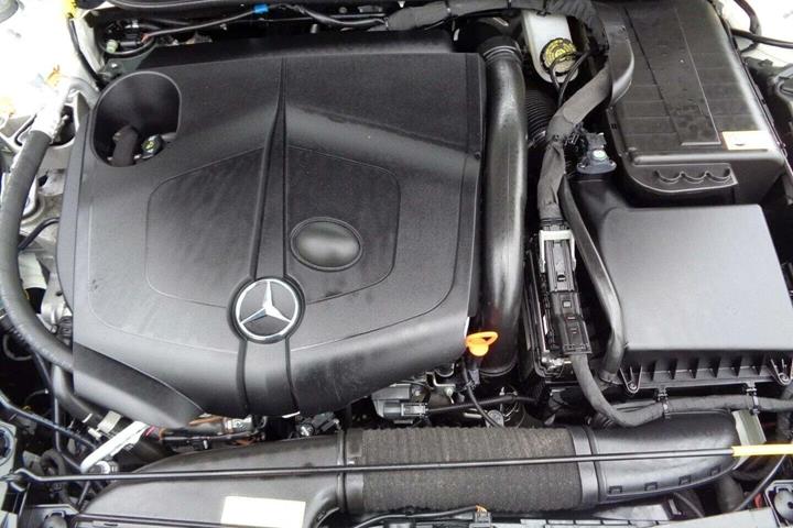 Hvid Mercedes A200 fra 2013