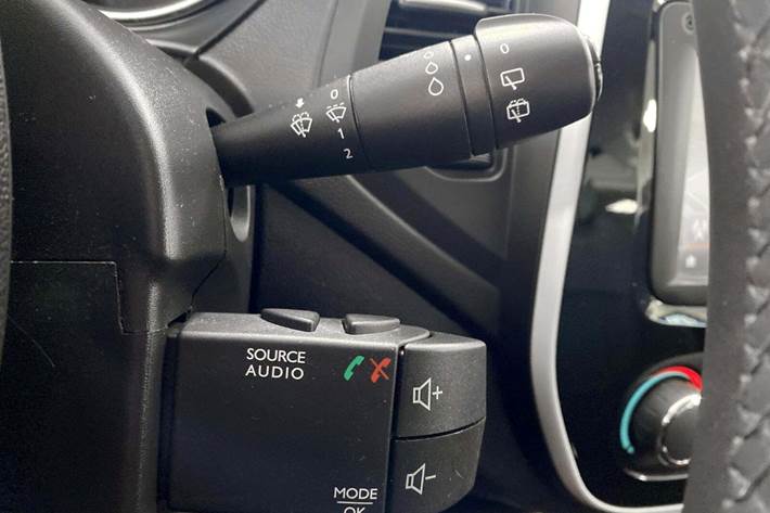 Sølv Renault Captur fra 2017