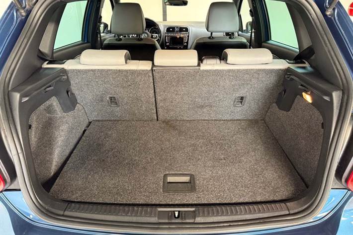 Blå VW Polo fra 2015