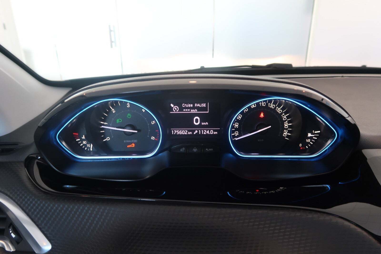 Hvid Peugeot 2008 fra 2018