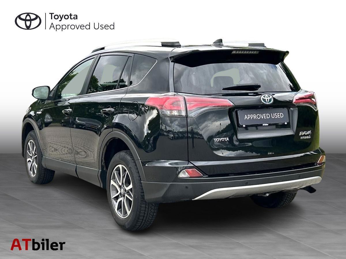 Sort Toyota RAV4 fra 2016