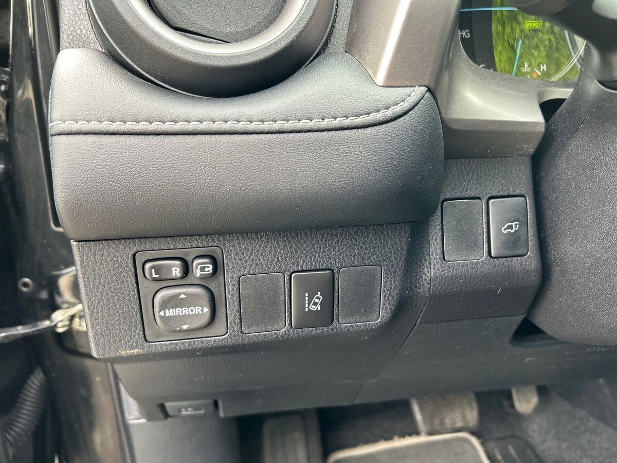 Sort Toyota RAV4 fra 2016