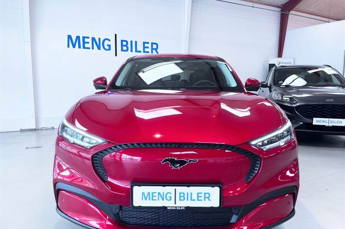 Rød Ford Mustang Mach-E fra 2021