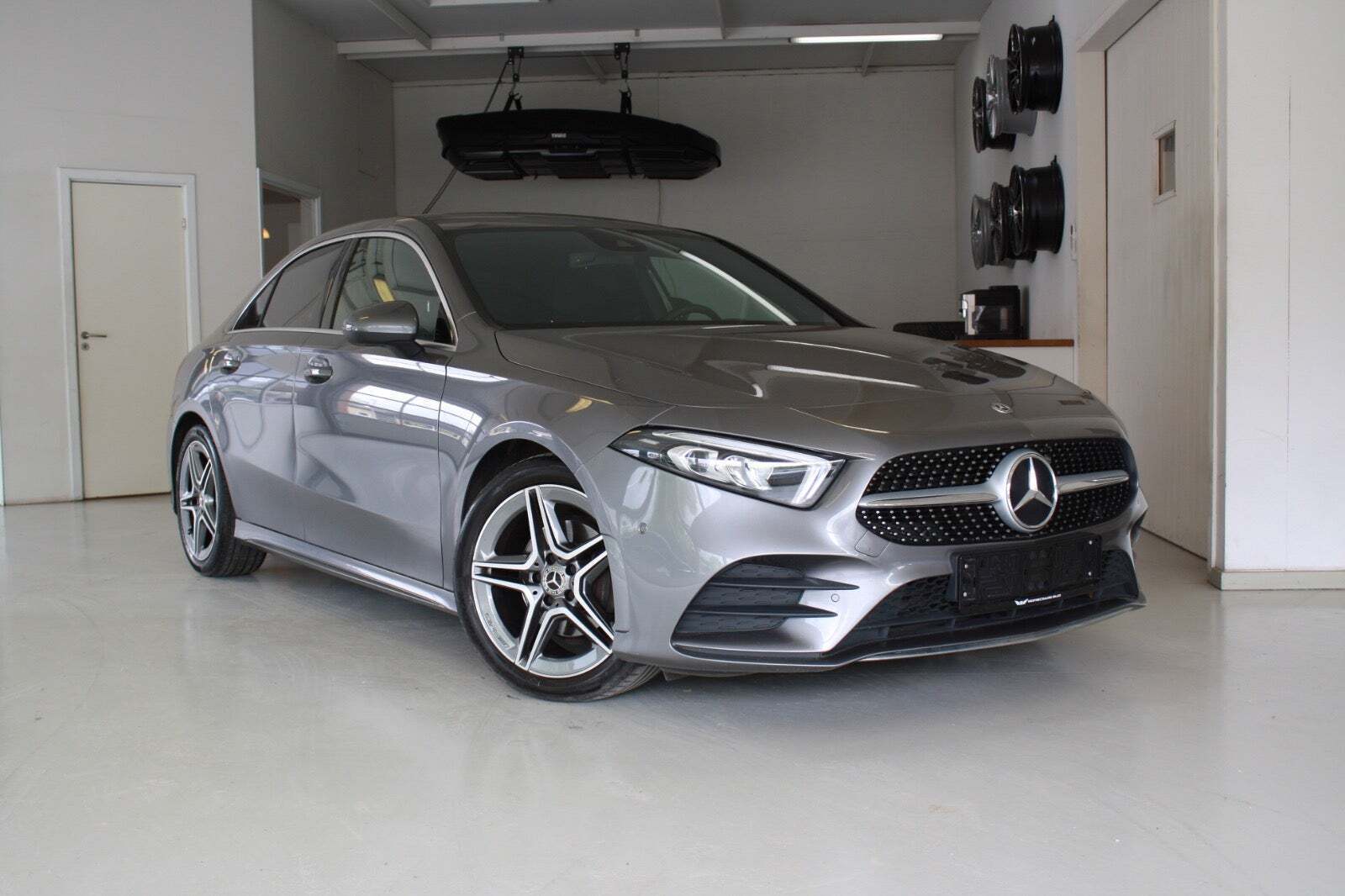 Grå Mercedes A200 d fra 2020 set udefra
