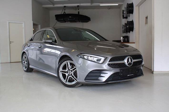 Grå Mercedes A200 d fra 2020 set udefra