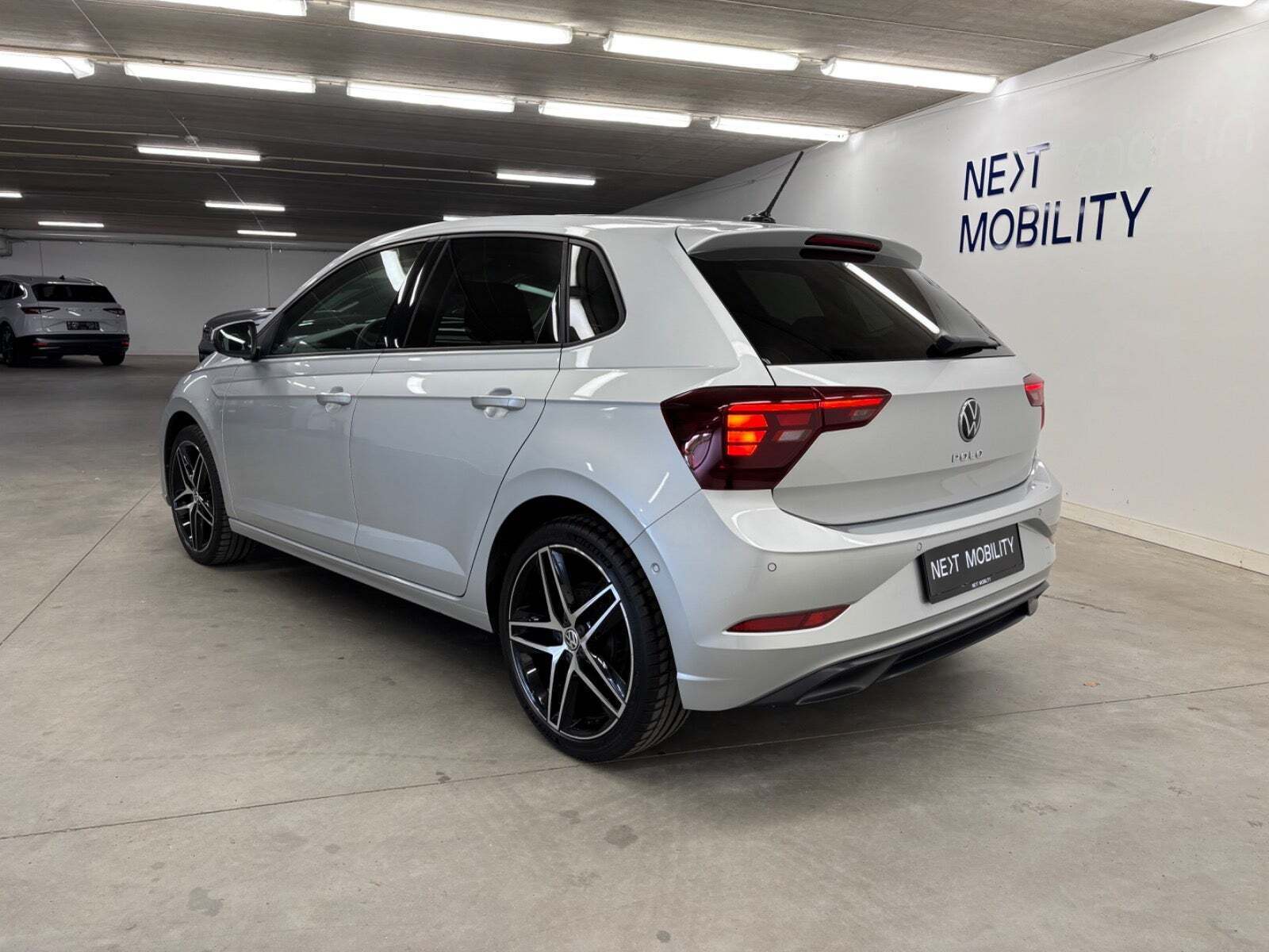 Sølv VW Polo fra 2022