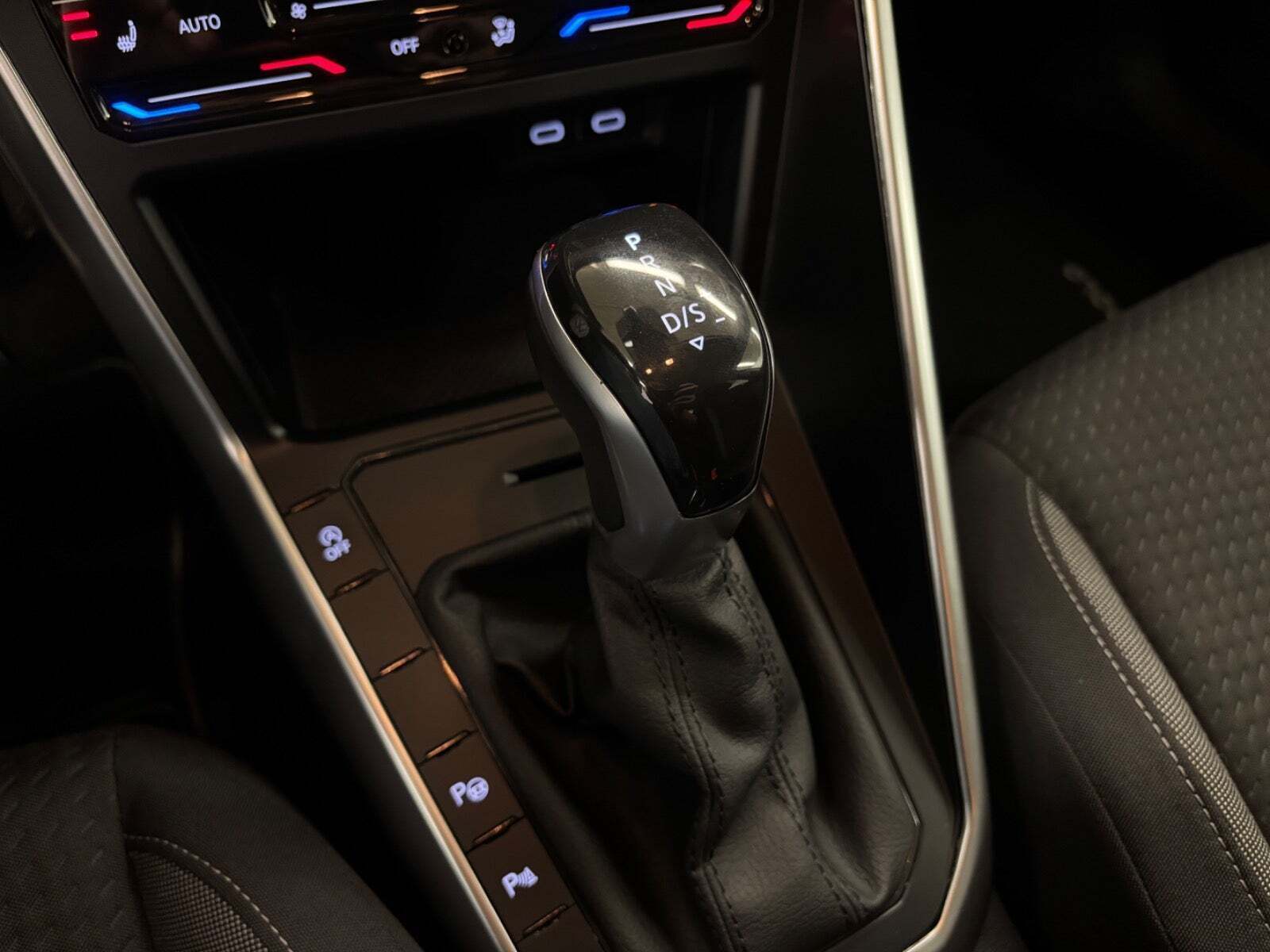 Sølv VW Polo fra 2022