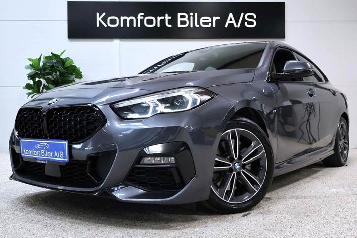 Grå BMW 220d fra 2021