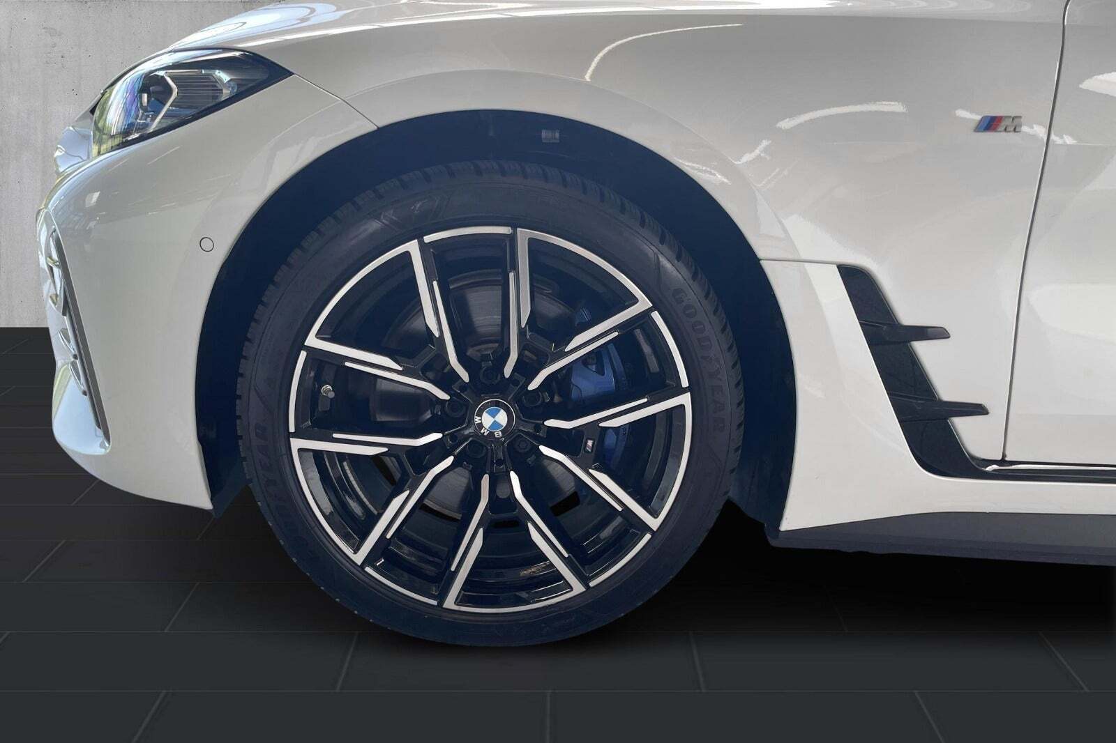 Hvid BMW i4 fra 2024