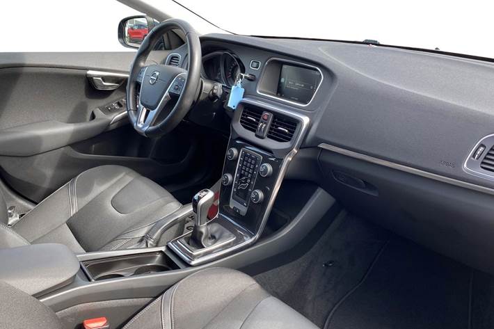 Blå Volvo V40 fra 2016
