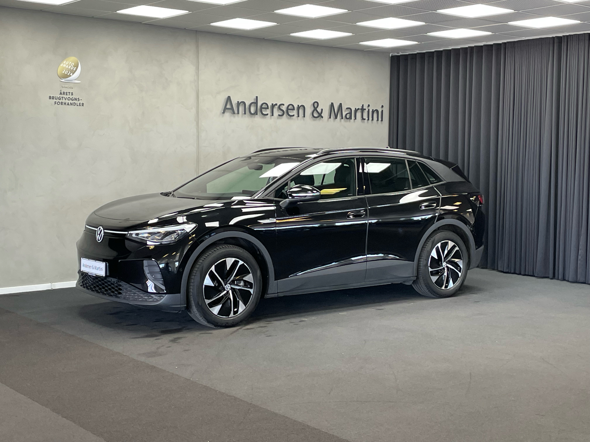 Sort VW ID.4 fra 2022 set udefra