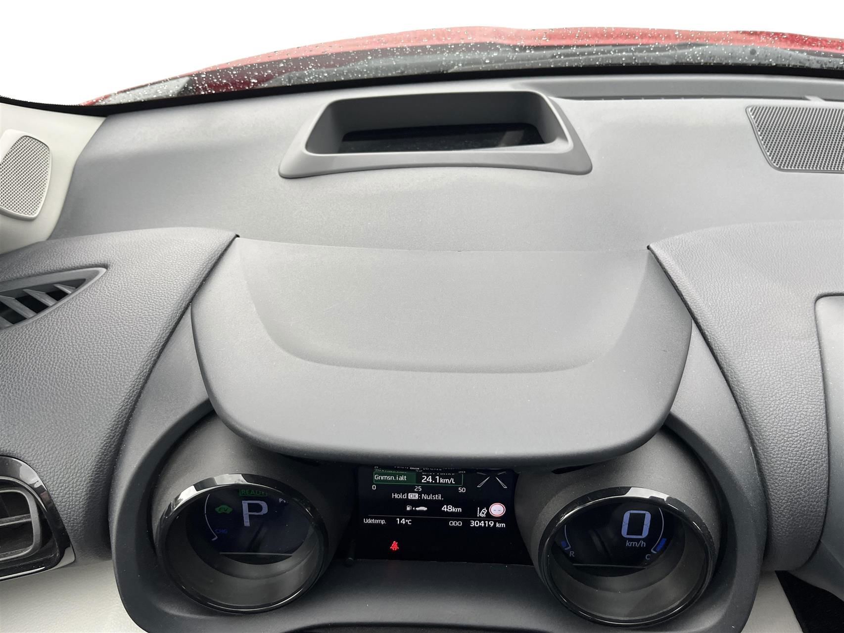 Rød Toyota Yaris fra 2022