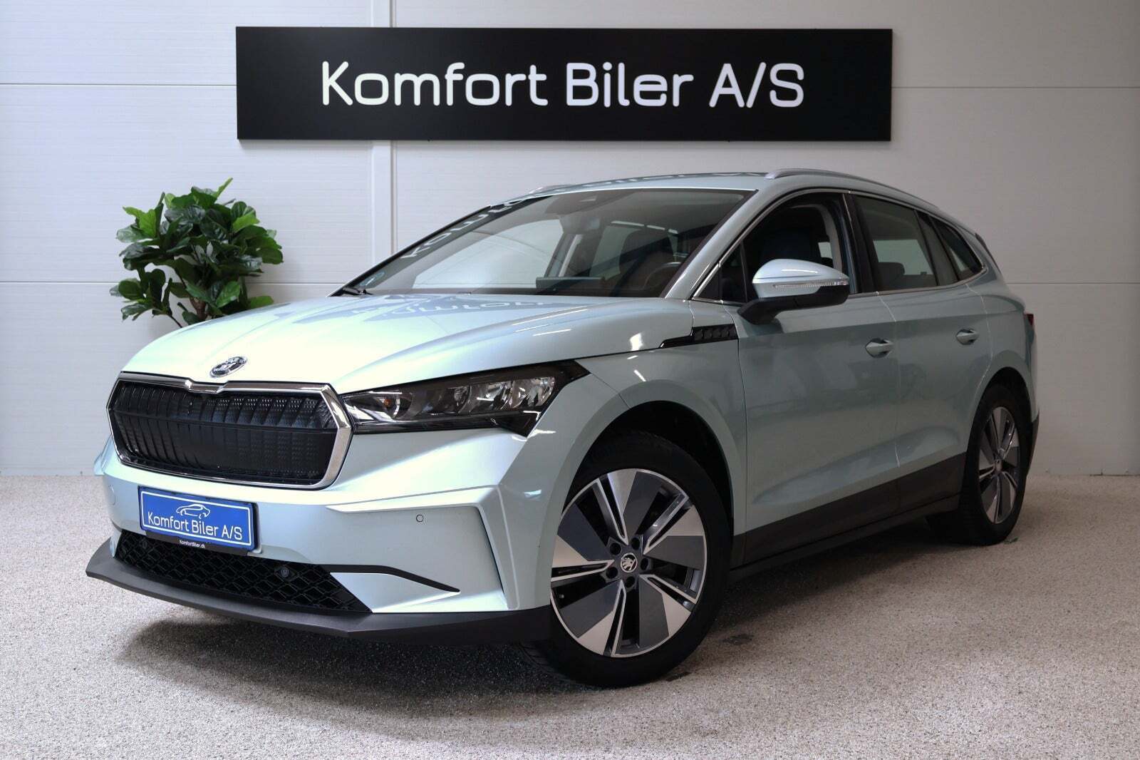 Grøn Skoda Enyaq fra 2021 set udefra