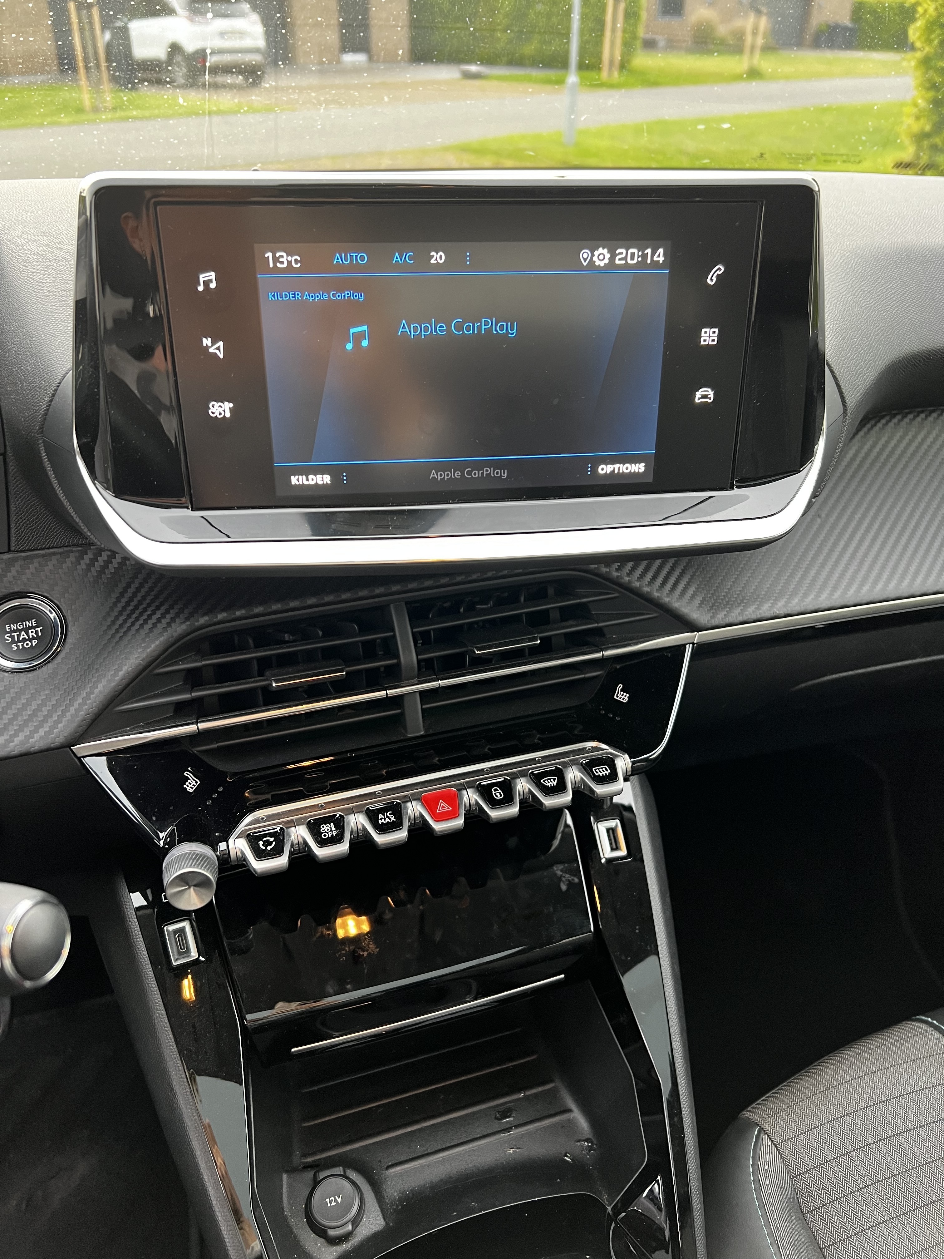 Sort Peugeot 208 fra 2020