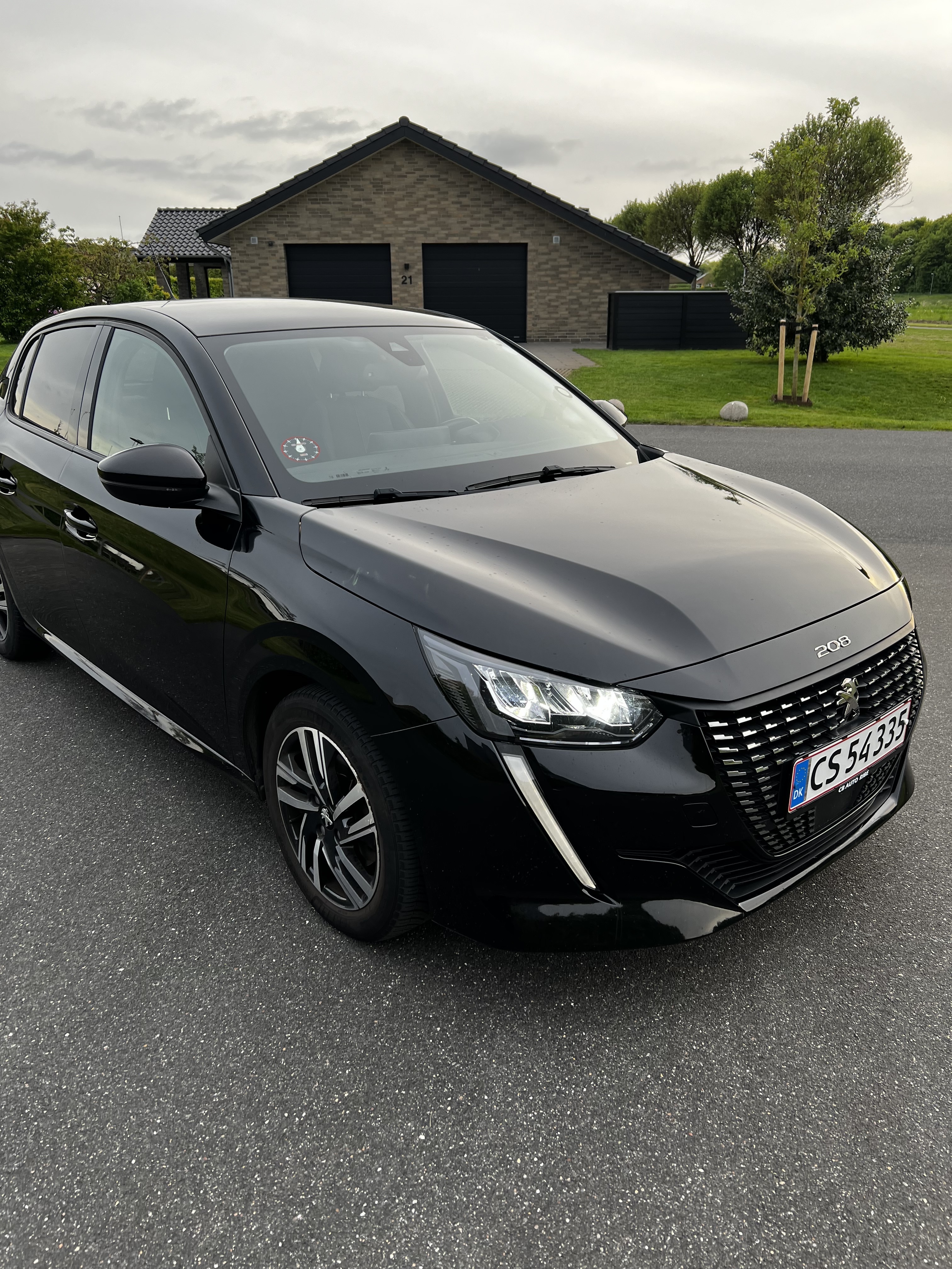 Sort Peugeot 208 fra 2020