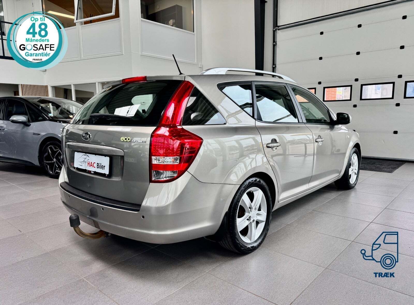 Beige Kia Ceed fra 2011