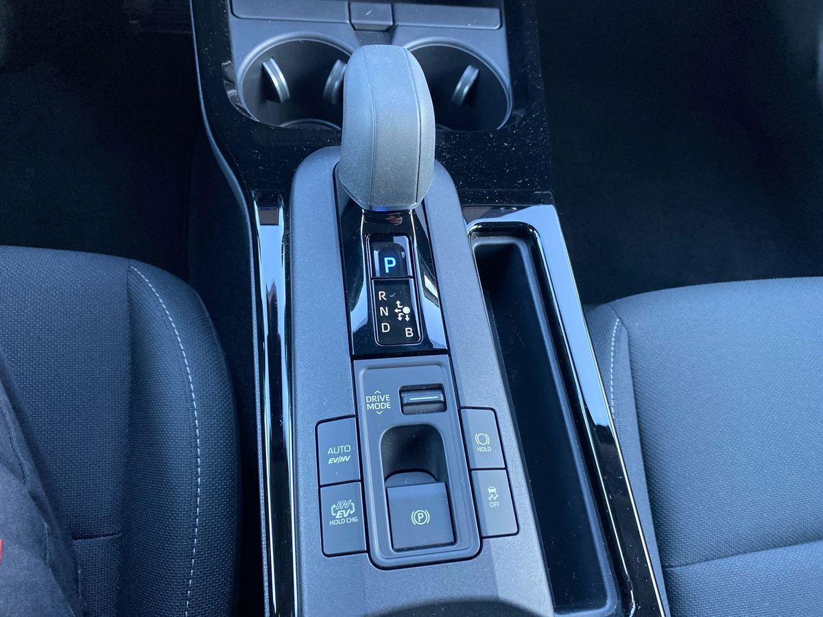 Sort Toyota Prius Plug-in fra 2024