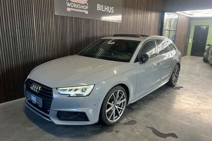 Grå Audi A4 fra 2017 set udefra