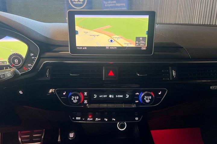 Grå Audi A4 fra 2017