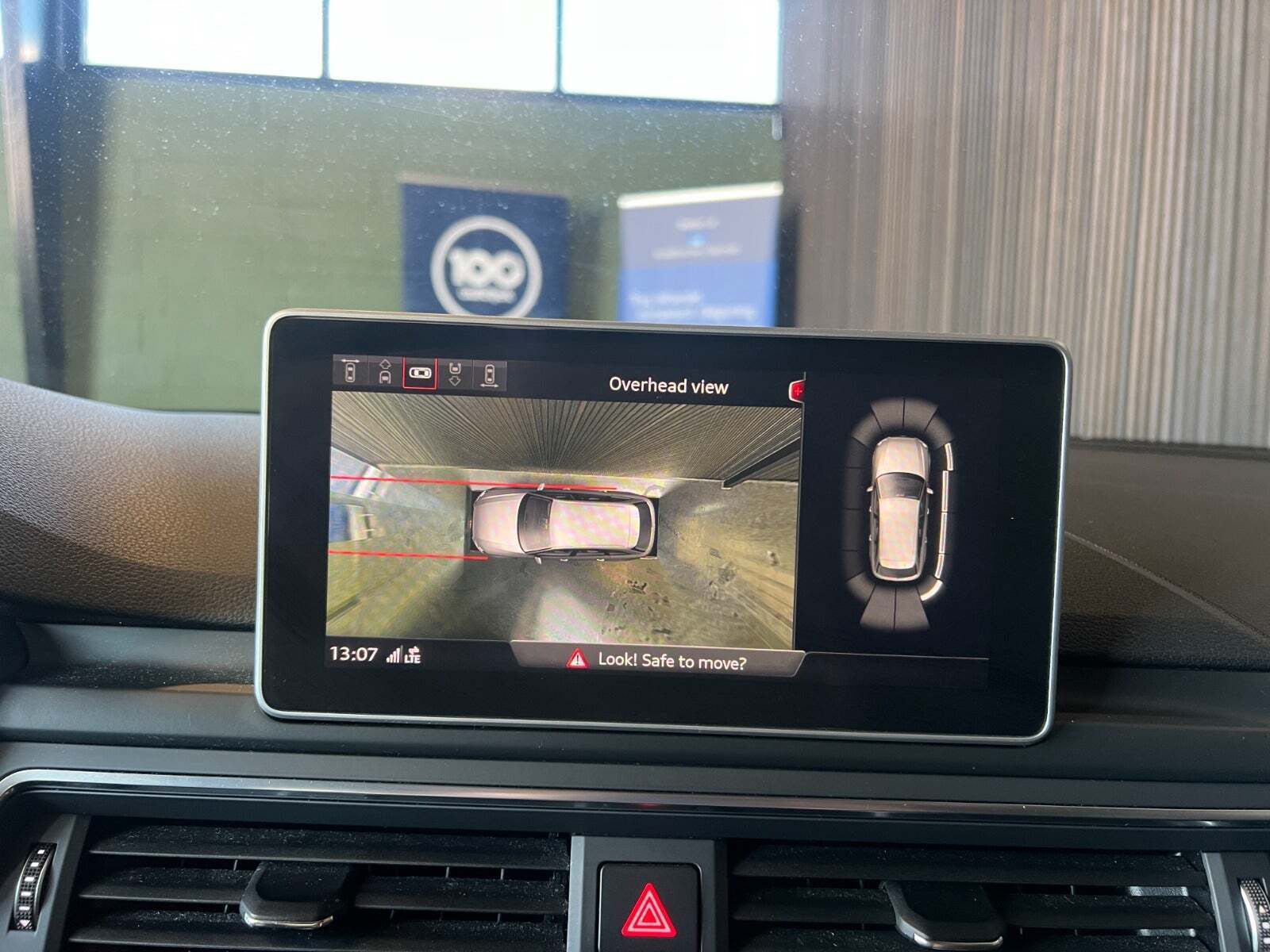 Grå Audi A4 fra 2017