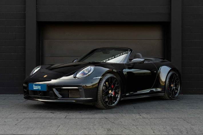 Sort Porsche 911 Carrera S fra 2021 set udefra