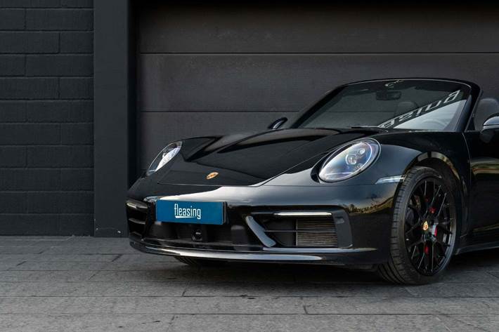 Sort Porsche 911 Carrera S fra 2021