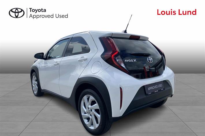 Hvid Toyota Aygo X fra 2023