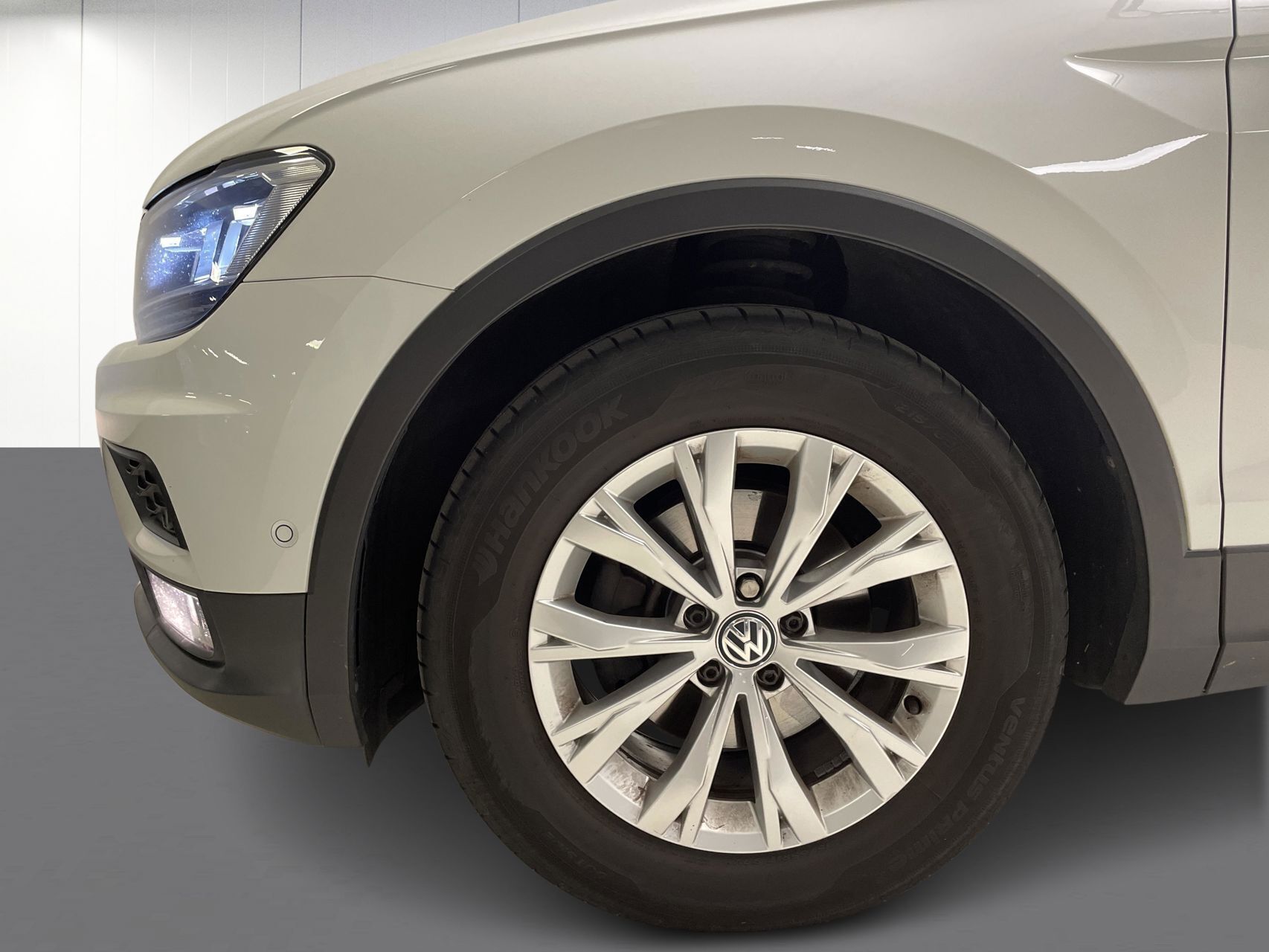 Hvid VW Tiguan fra 2018