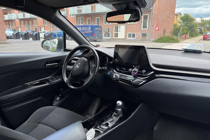 Grå Toyota Toyota fra 2019