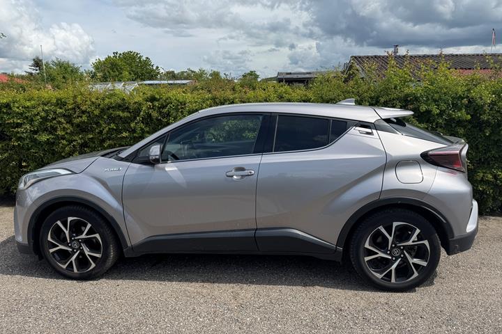 Grå Toyota Toyota fra 2019