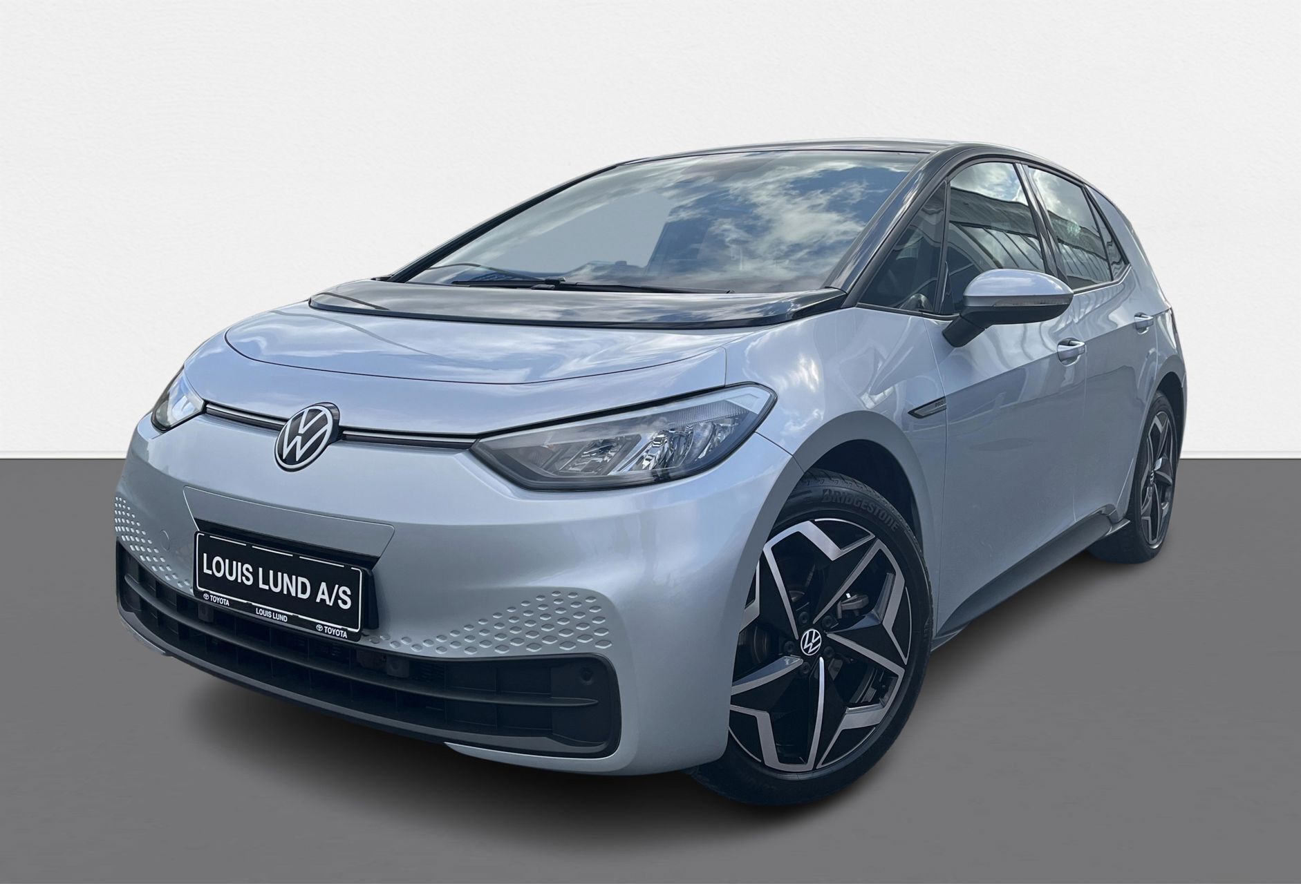 Sølv VW ID.3 fra 2022 set udefra