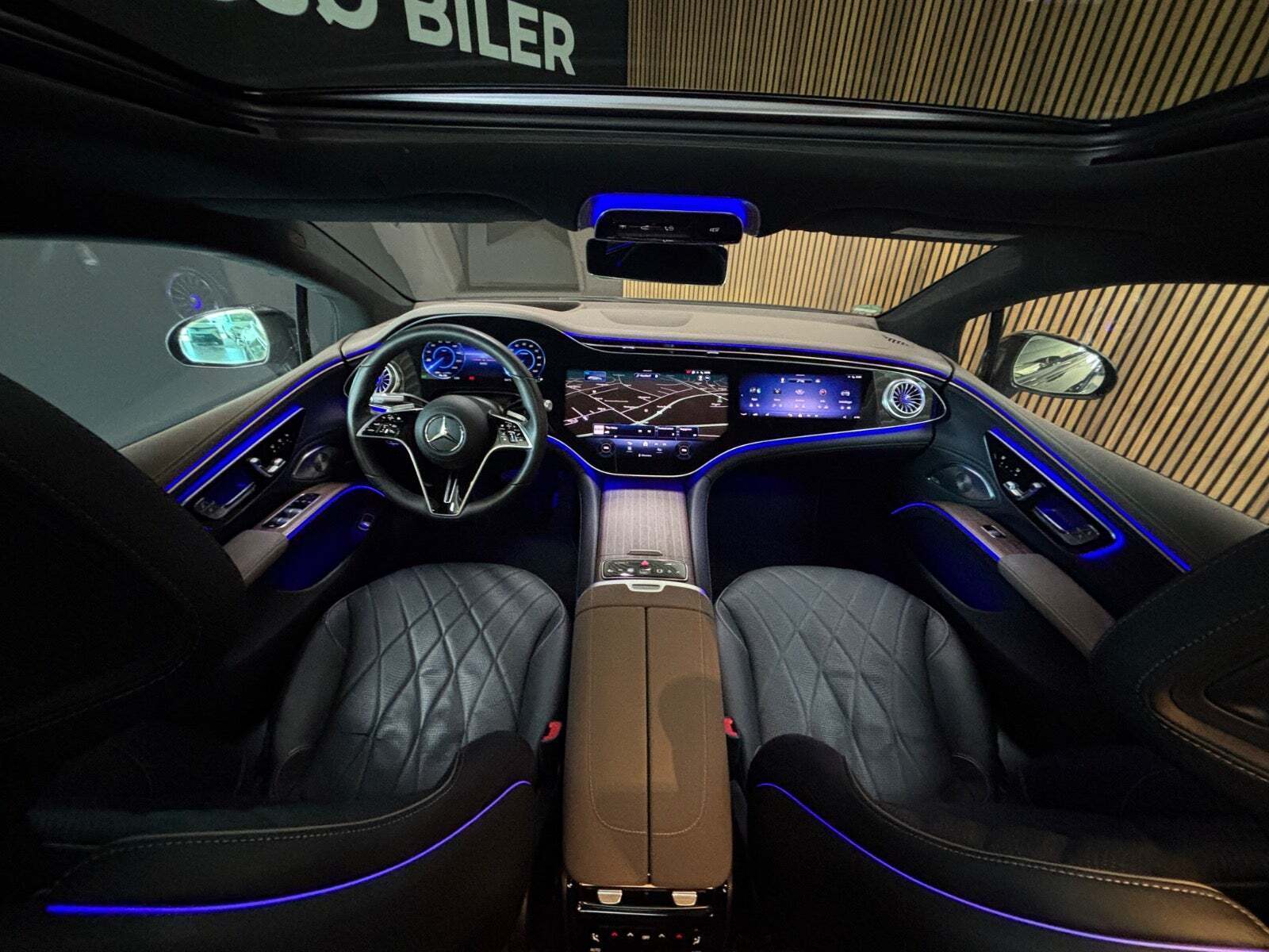 Grå Mercedes EQS580 fra 2023