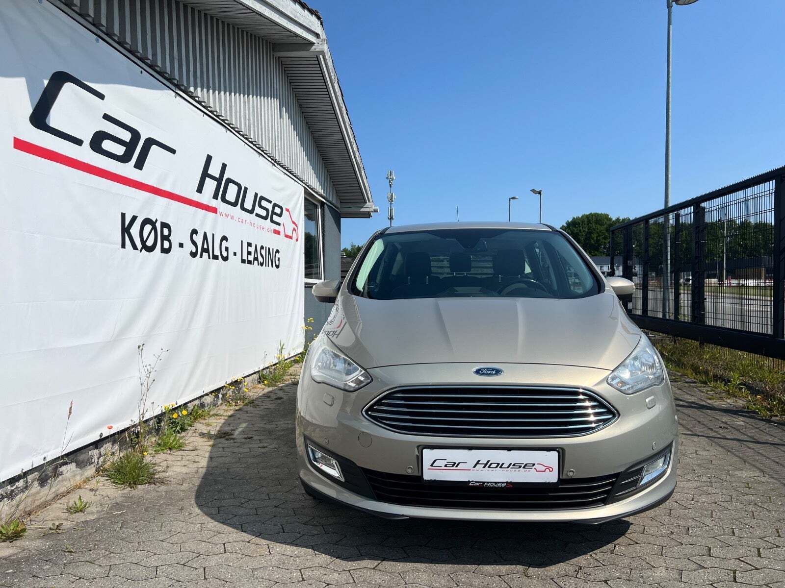 Orange Ford C-MAX fra 2016