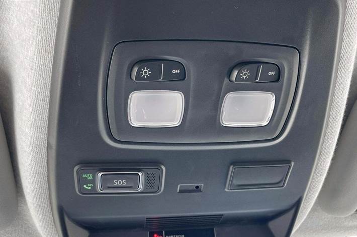 Hvid Renault Trafic fra 2025