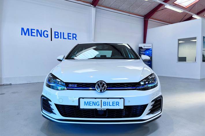 Hvid VW Golf fra 2020