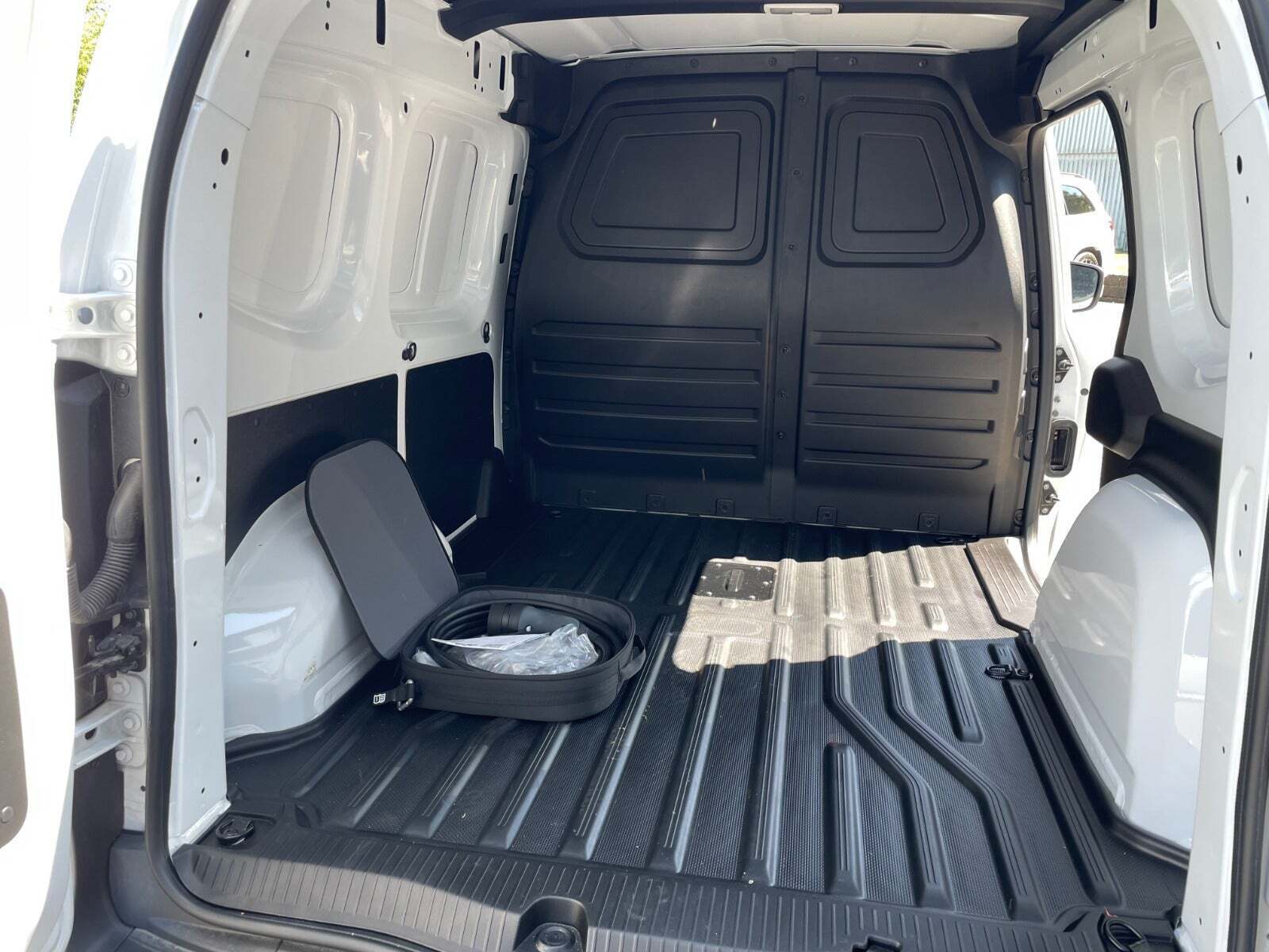 Hvid Mercedes eCitan fra 2023